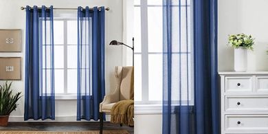 Blaue, transluzente Vorhänge (2er Set, 140x225cm), leinenoptik, pflegeleicht.