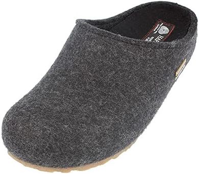 Haflinger Grizzly Filzpantoffel: Warm, grippy house slipper.